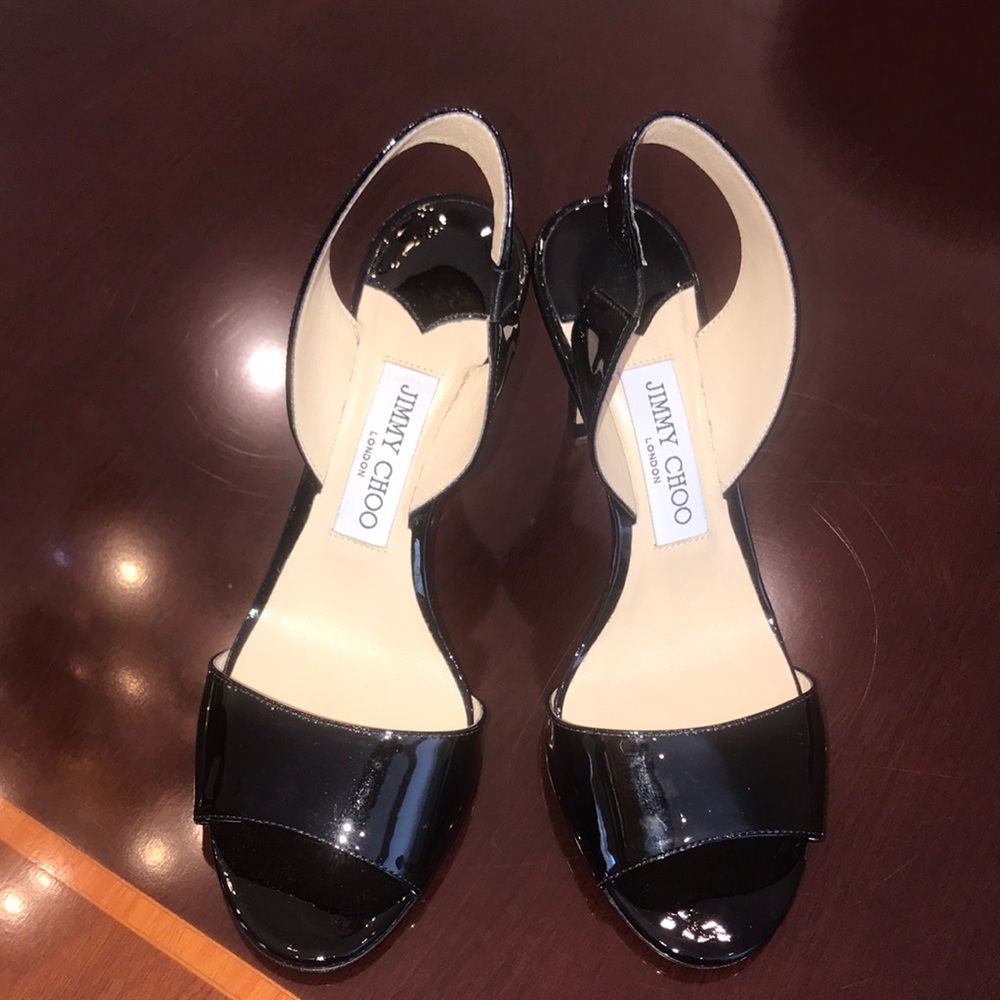 JIMMY CHOO patent leather shoes